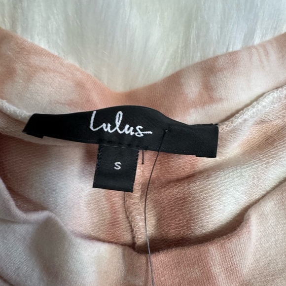 Lulu's Women's Sweatshirt and matching joggers - Picture 9 of 10
